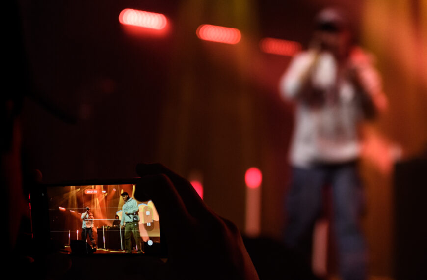 Opkomst telefoonvrije festivals: ‘Jongeren hebben behoefte aan rust in hun hoofd’