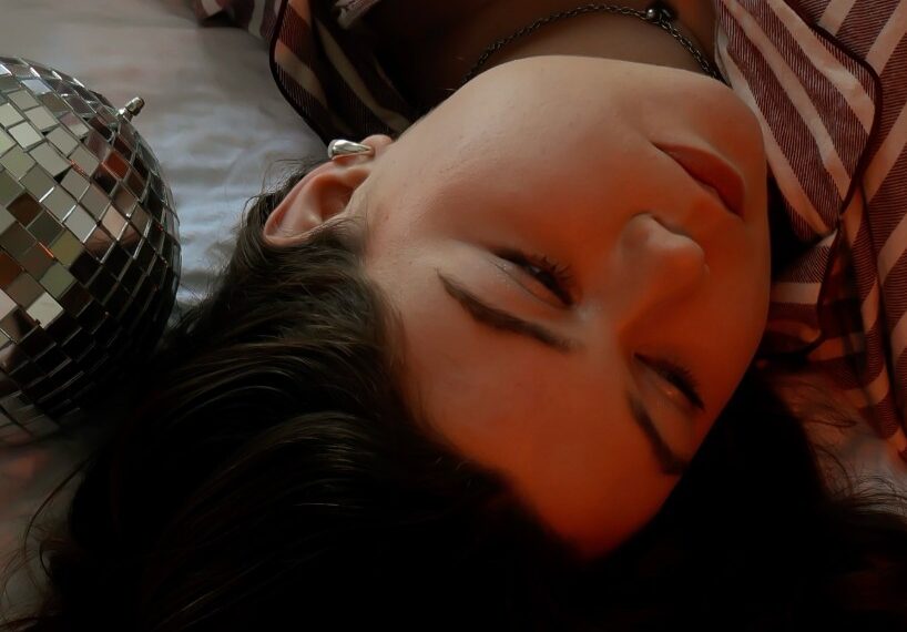 EP ‘Made The Bed’ van Luna Selene is intens en indringend