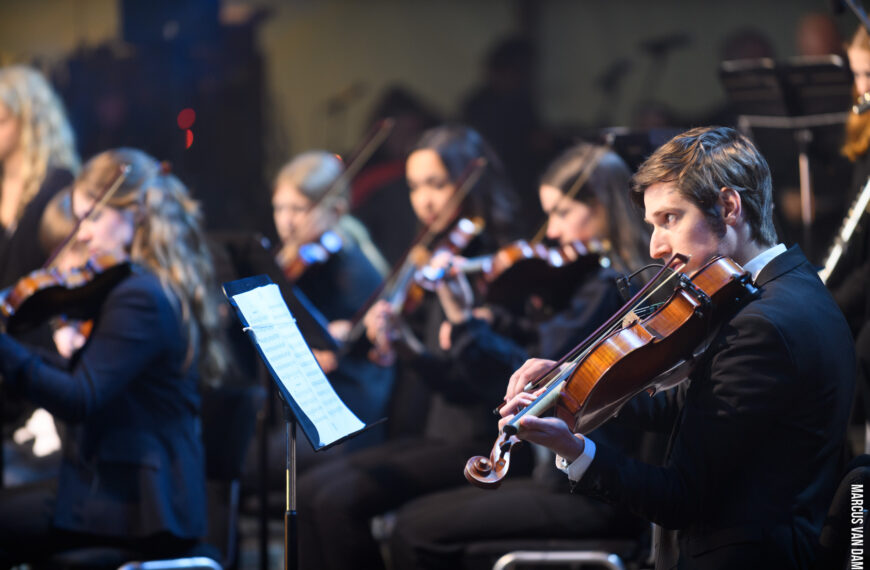 Herdenken met muziek, verhalen en verbinding: samen sterker bij het Herdenkingsconcert