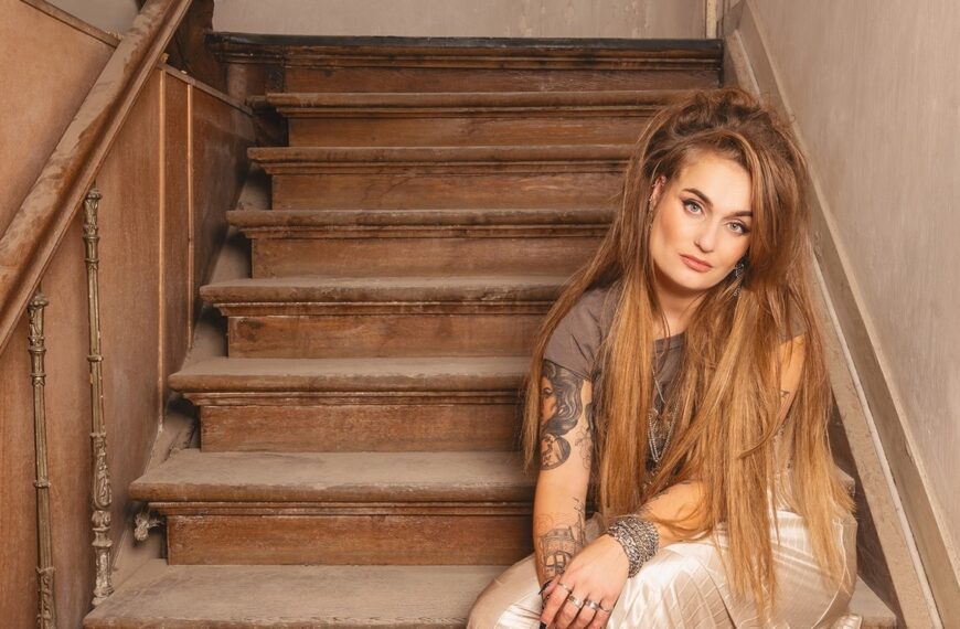 Nieuwe single MIEKS na debuutalbum ‘INVINCIBLE’