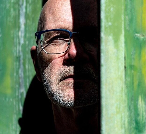 Muzikale poëzie op ‘Langzaam Vallen’ van Rob van der Plas