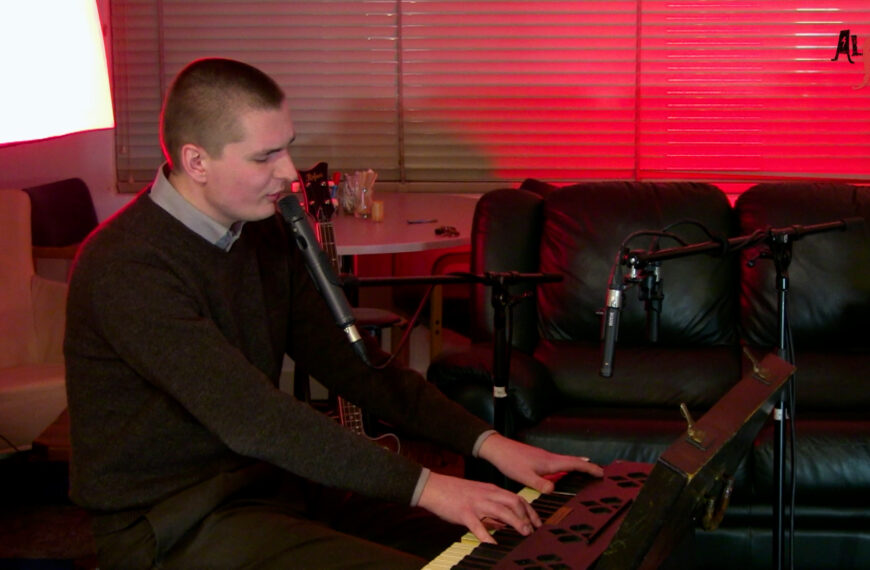 Fragmenten uit ‘Waiting For The Rain’ met Tom Bruins