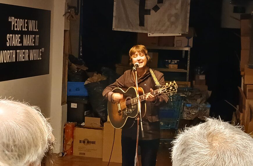 De proloog van de Popronde Haarlem met Yorick van Norden, Grote Geelstaart en Baba Pen And The Bim Band